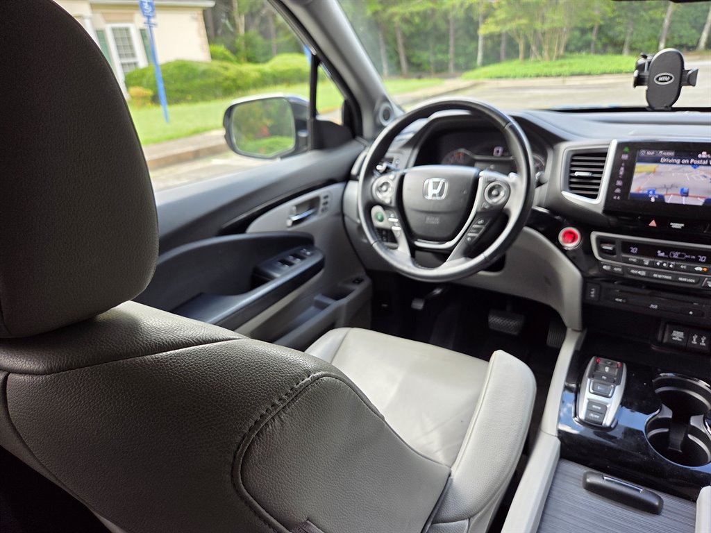 2016 Honda Pilot - $17,999