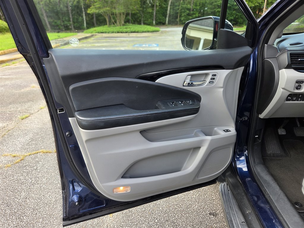 2016 Honda Pilot - $17,999