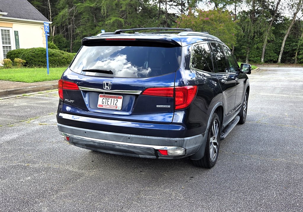2016 Honda Pilot - $17,999