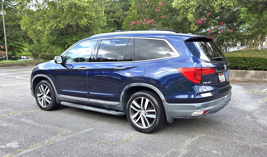 2016 Honda Pilot - $17,999