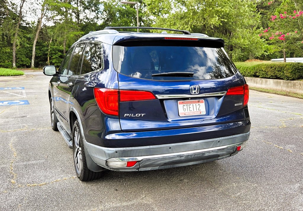 2016 Honda Pilot - $17,999