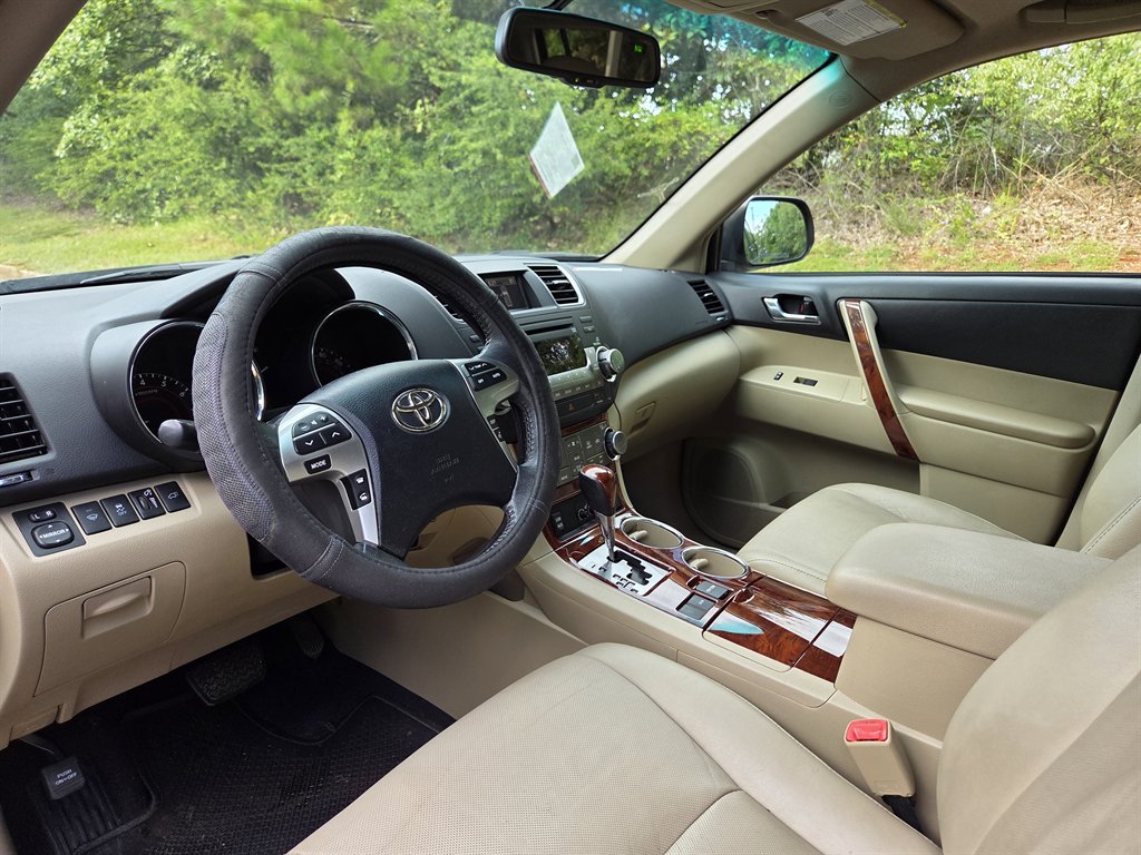 2012 Toyota Highlander - $11,999