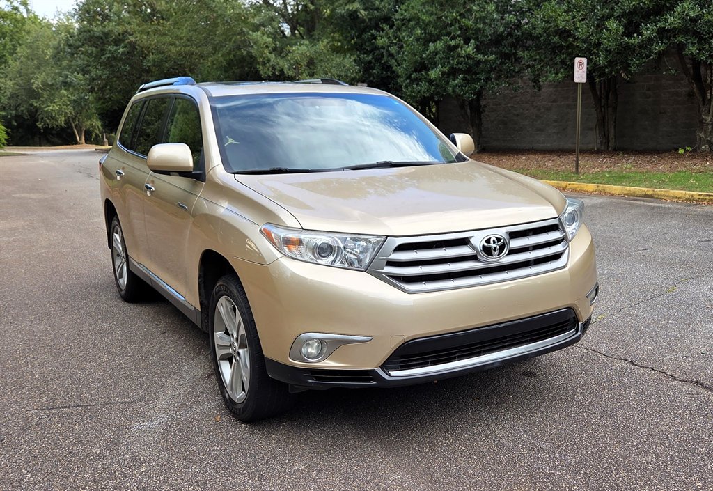 2012 Toyota Highlander - $11,999