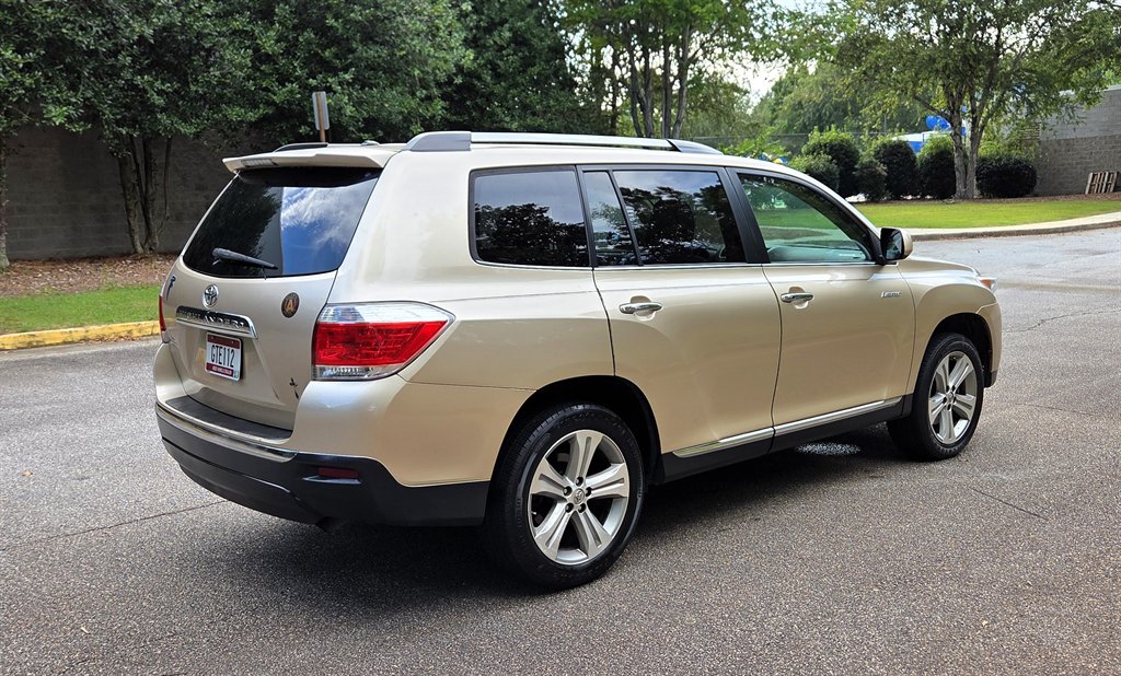 2012 Toyota Highlander - $11,999