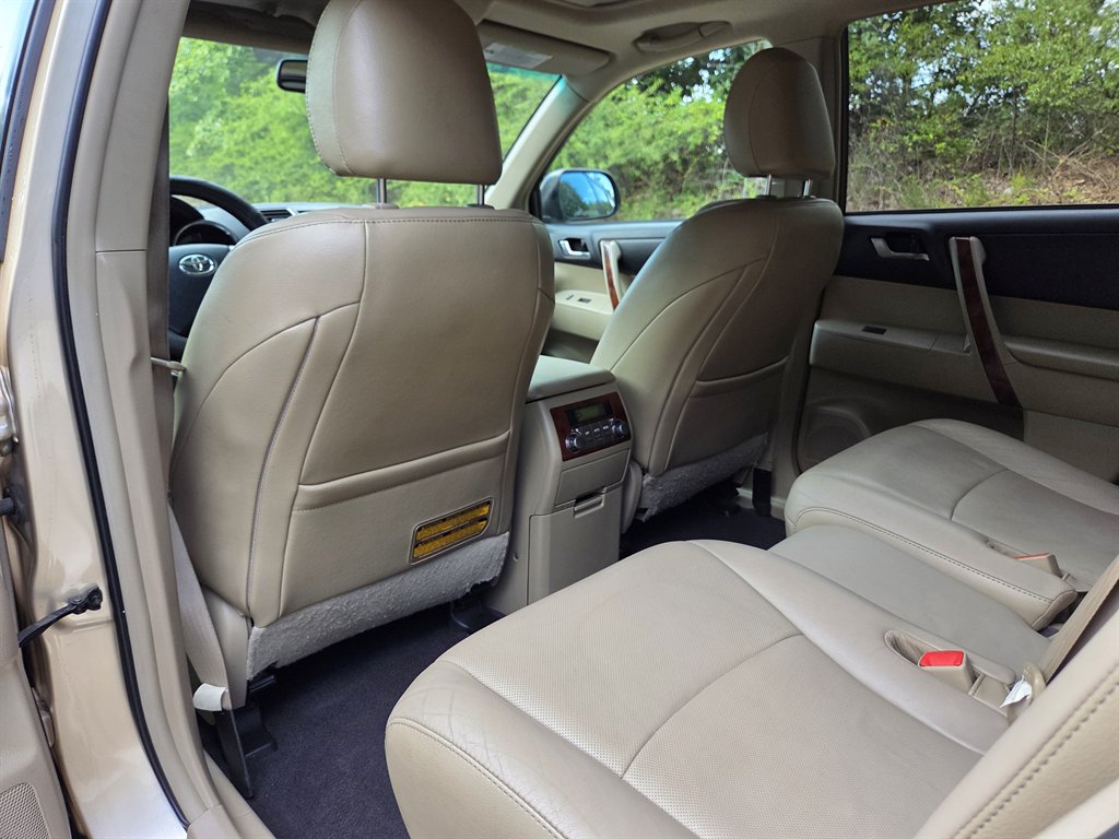 2012 Toyota Highlander - $11,999