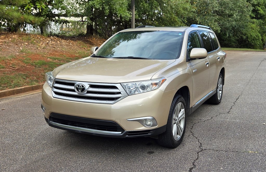 2012 Toyota Highlander - $11,999