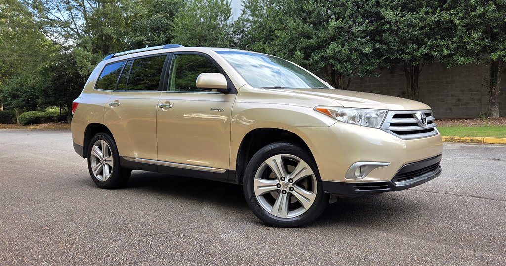 2012 Toyota Highlander - $11,999
