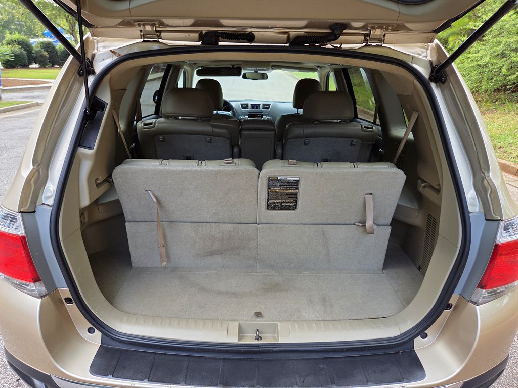 2012 Toyota Highlander - $11,999