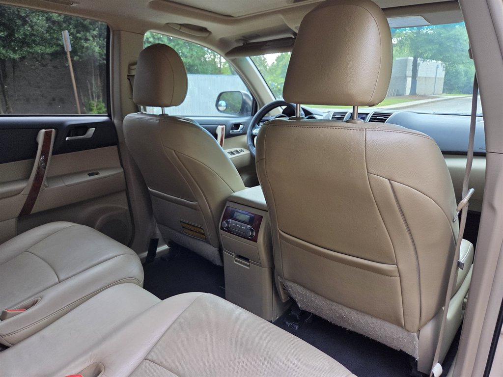 2012 Toyota Highlander - $11,999