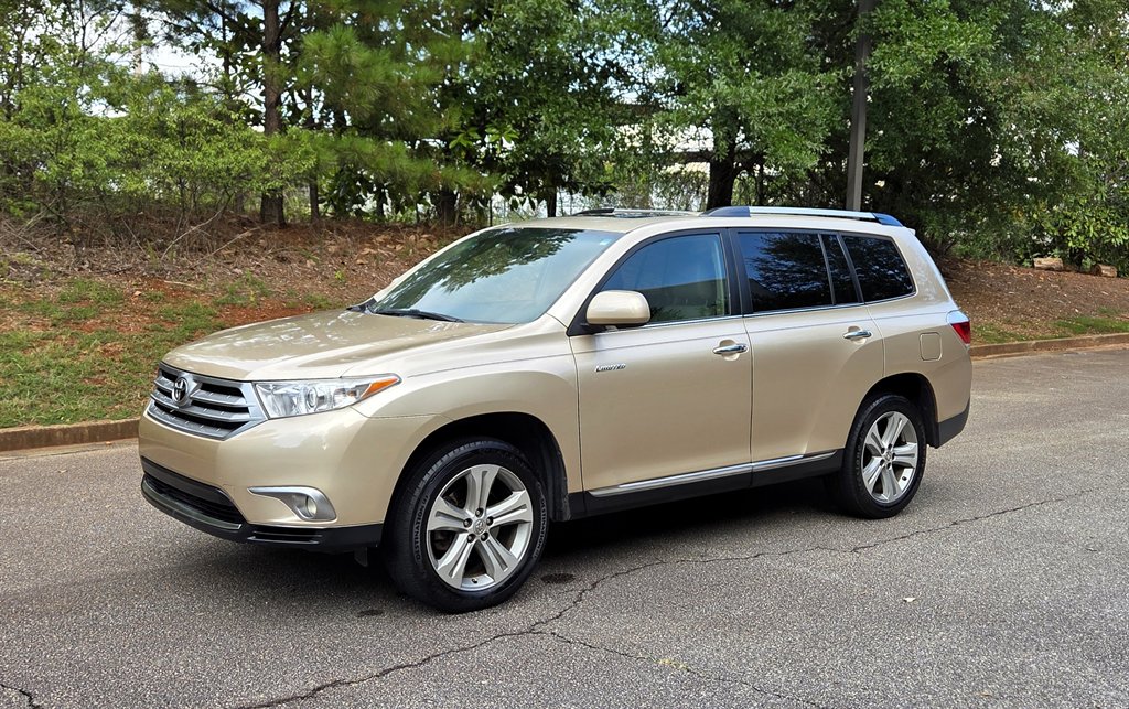 2012 Toyota Highlander - $11,999