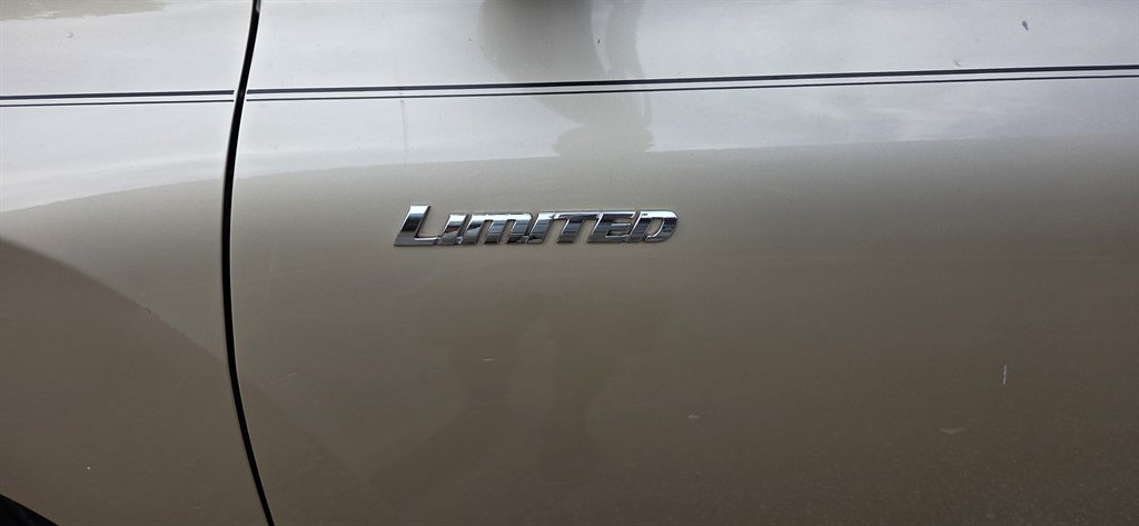 2012 Toyota Highlander - $11,999