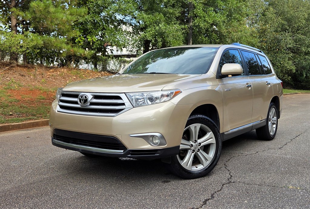 2012 Toyota Highlander - $11,999