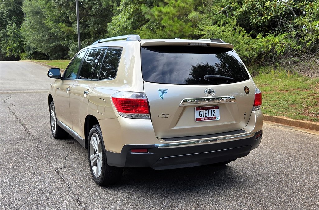 2012 Toyota Highlander - $11,999