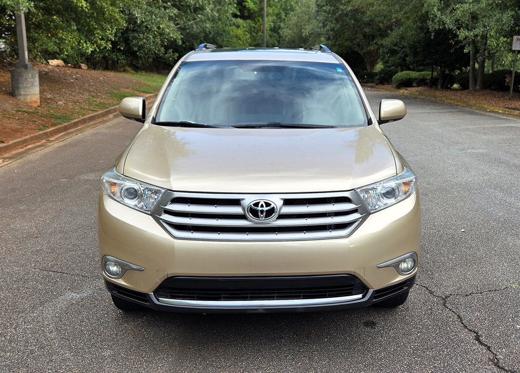 2012 Toyota Highlander - $11,999