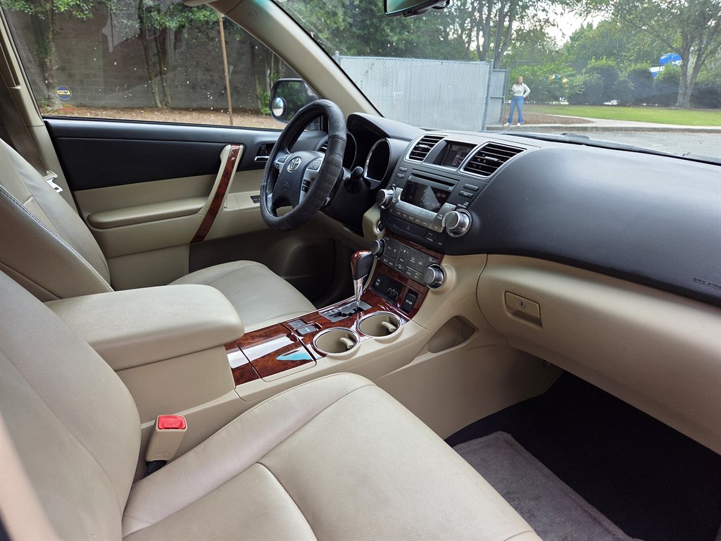 2012 Toyota Highlander - $11,999