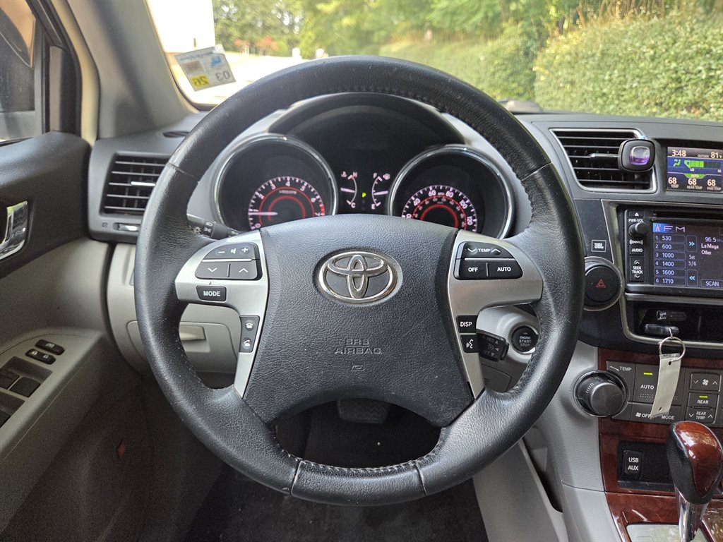 2013 Toyota Highlander - $17,999