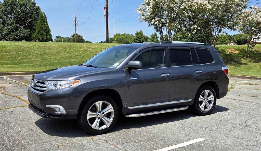 2013 Toyota Highlander - $17,999