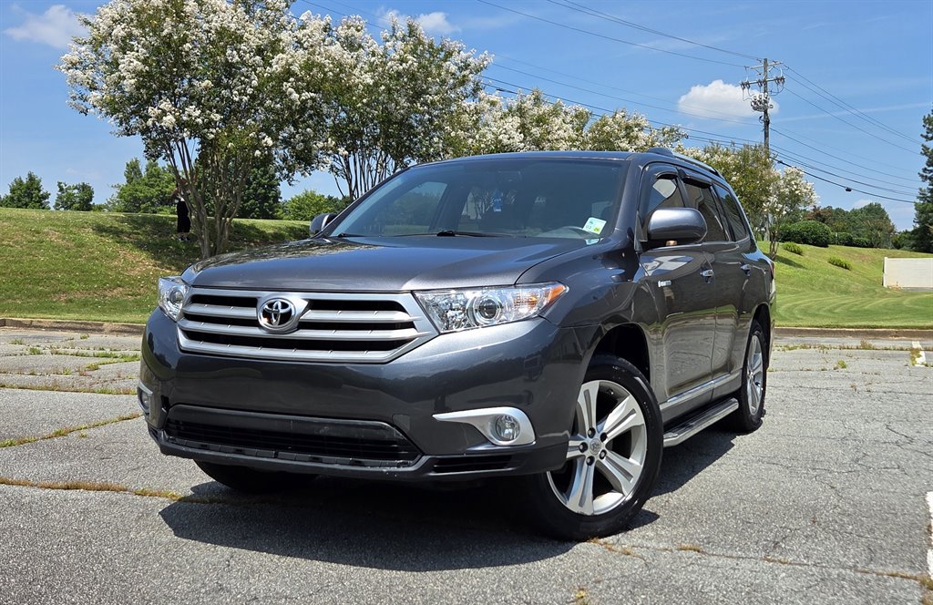2013 Toyota Highlander - $17,999