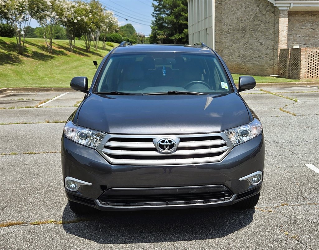 2013 Toyota Highlander - $17,999