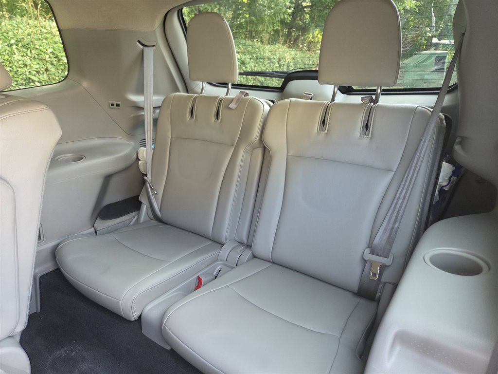2013 Toyota Highlander - $17,999