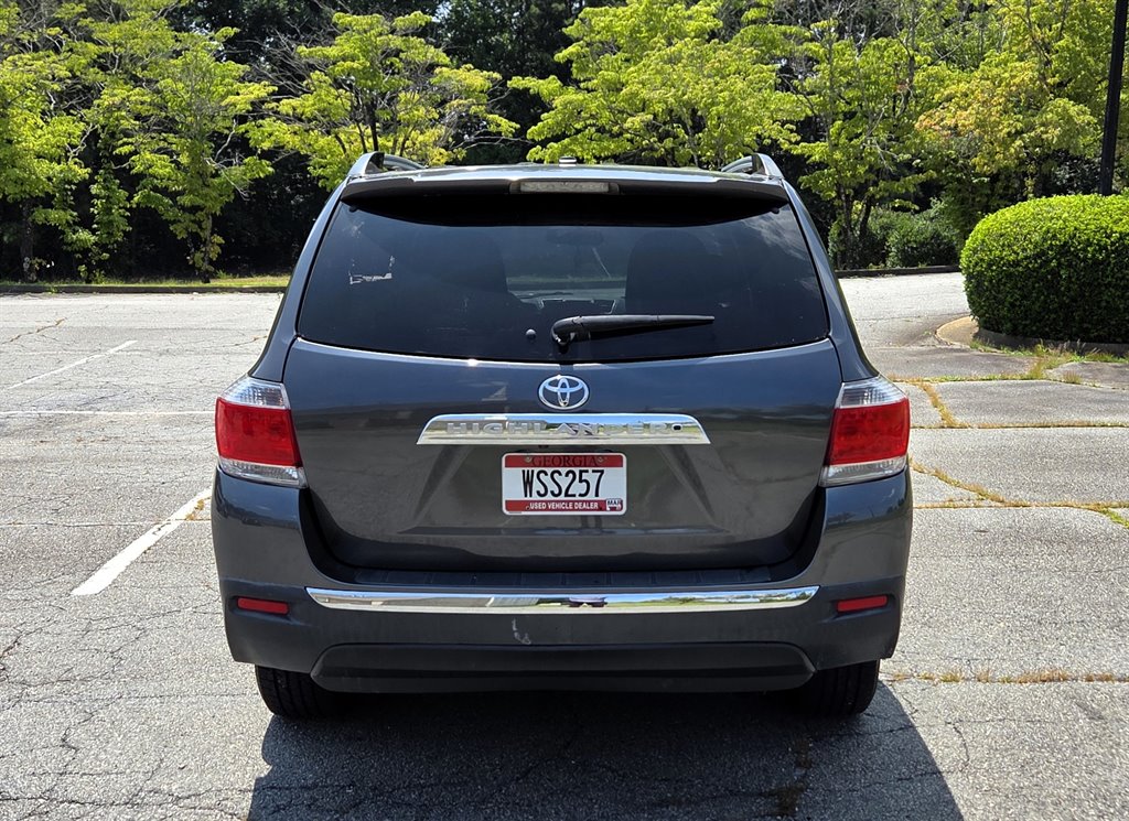 2013 Toyota Highlander - $17,999