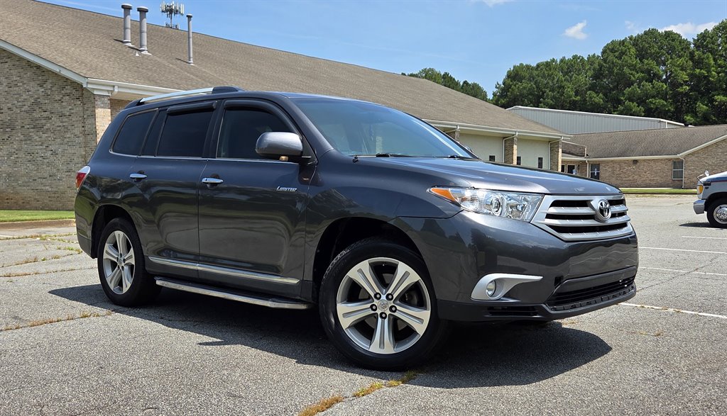 2013 Toyota Highlander - $17,999