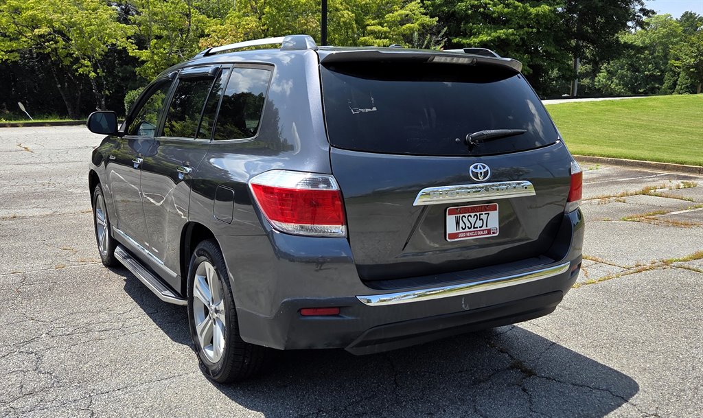 2013 Toyota Highlander - $17,999