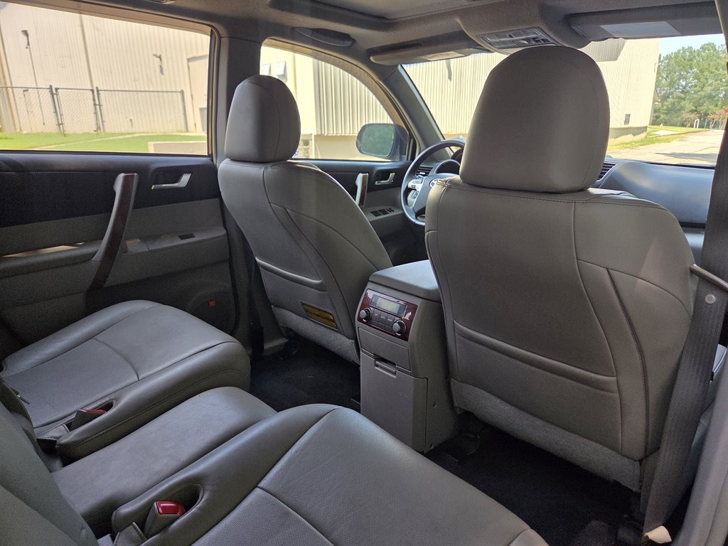 2013 Toyota Highlander - $17,999