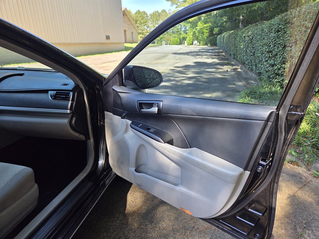 2014 Toyota Camry - $13,999