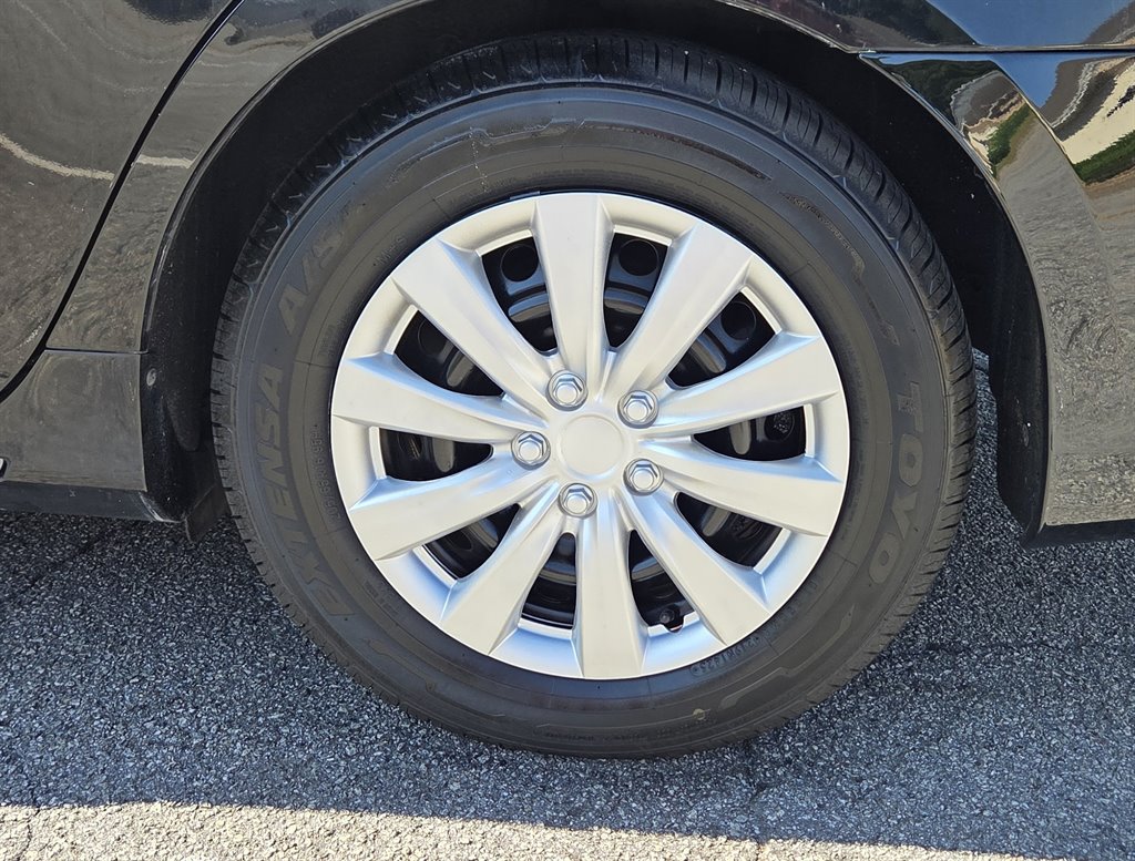 2014 Toyota Camry - $13,999