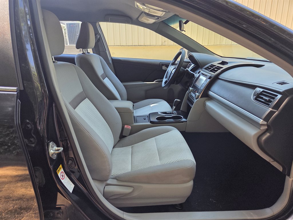 2014 Toyota Camry - $13,999