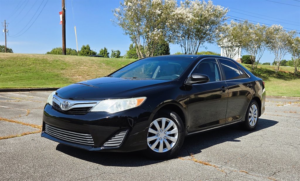 2014 Toyota Camry - $13,999