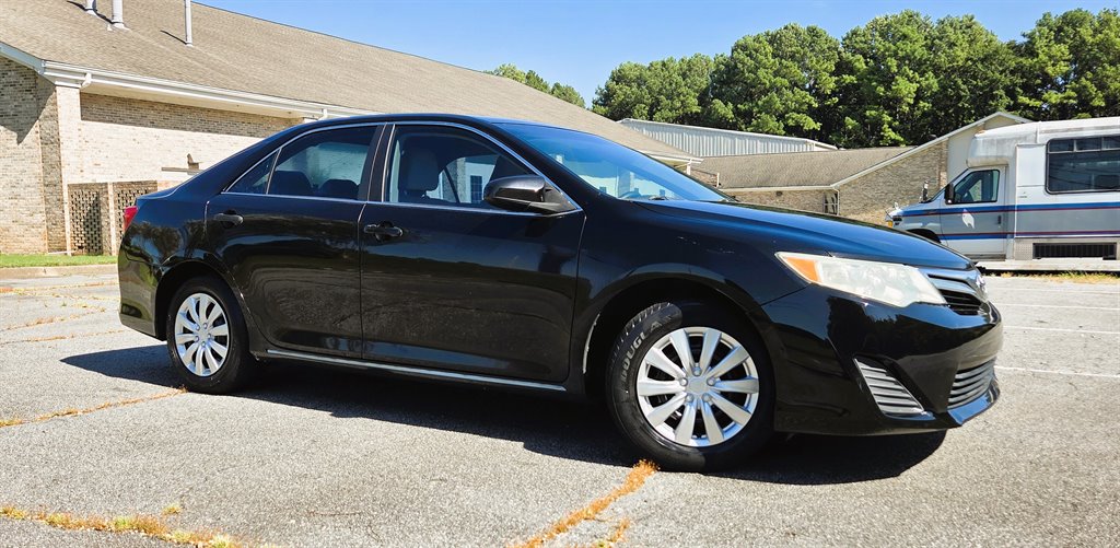 2014 Toyota Camry - $13,999