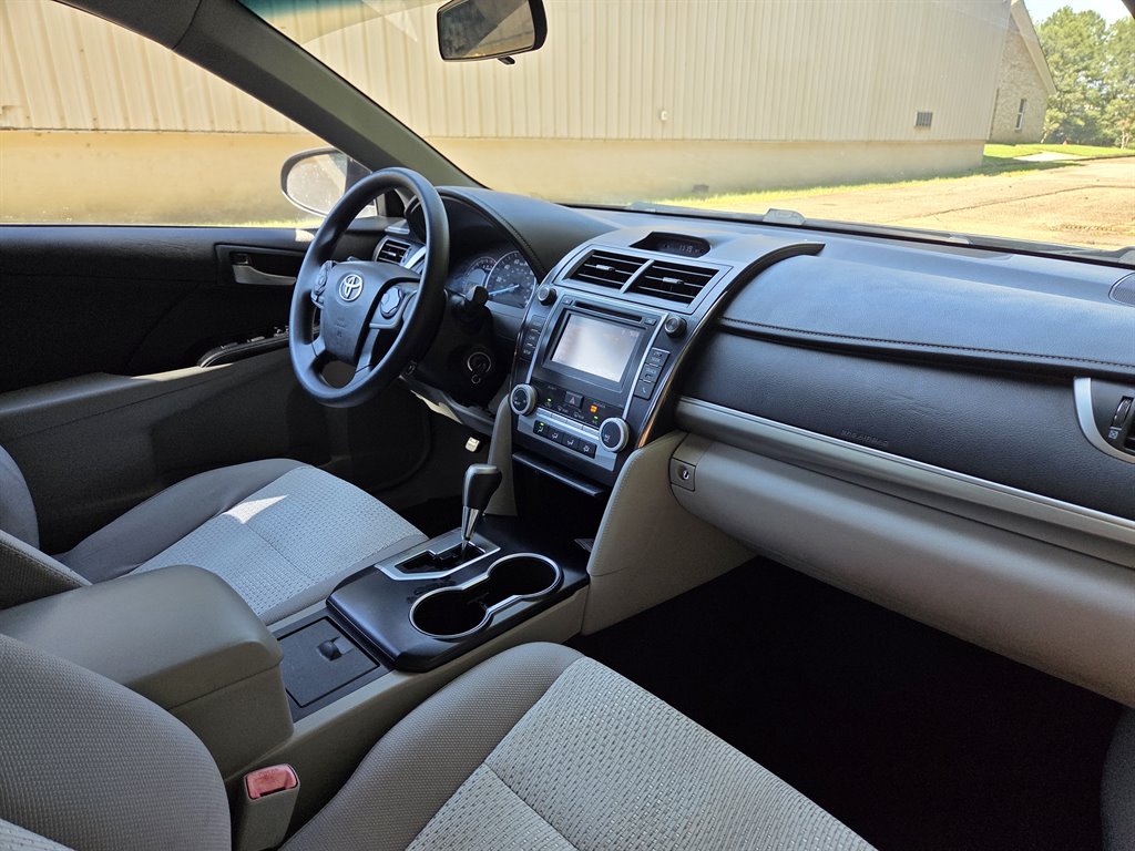 2014 Toyota Camry - $13,999