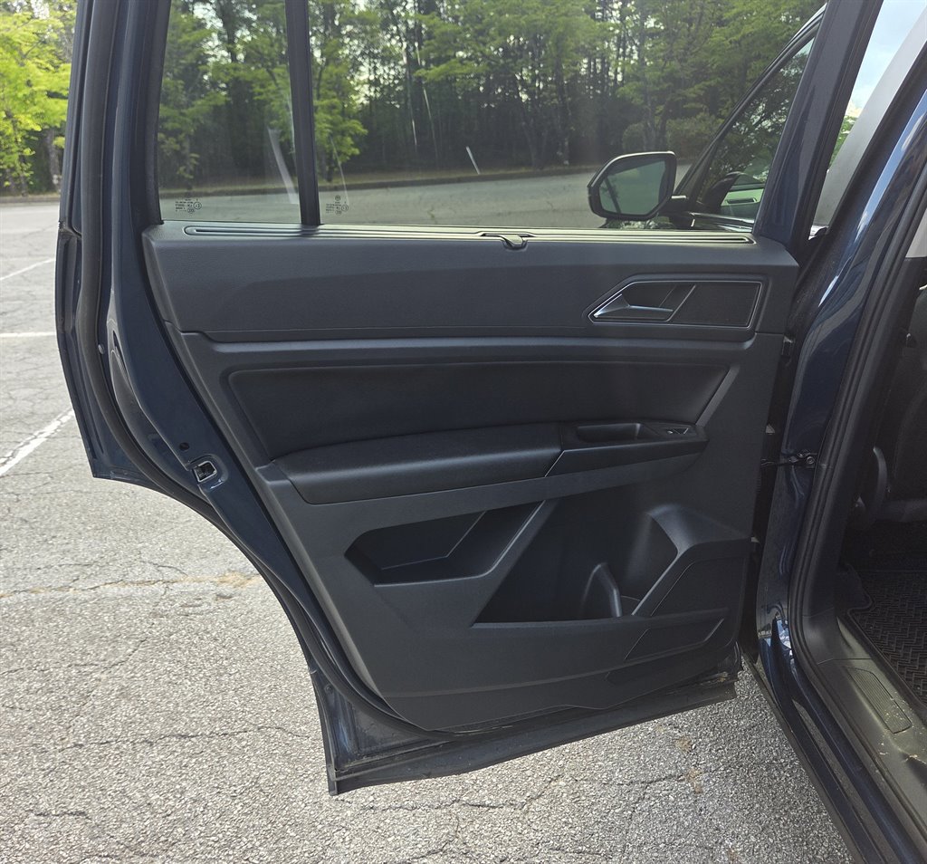 2018 Volkswagen Atlas - $16,999