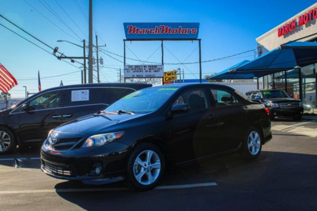 2013 Toyota Corolla L photo