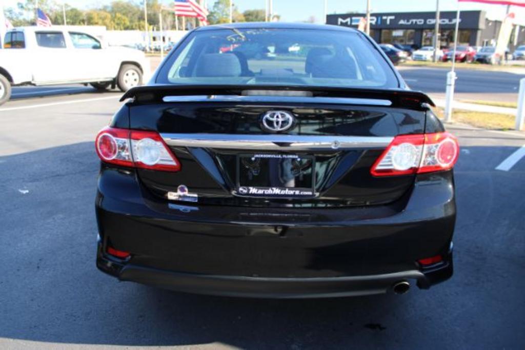 2013 Toyota Corolla L photo