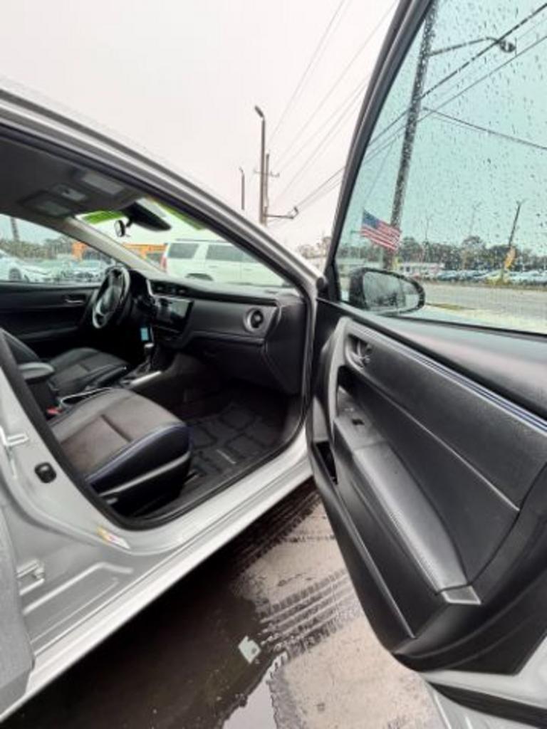 2018 Toyota Corolla SE photo