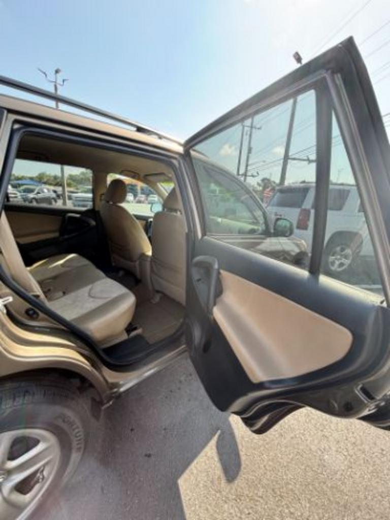 2011 Toyota RAV4 photo