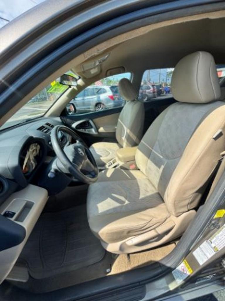 2011 Toyota RAV4 photo