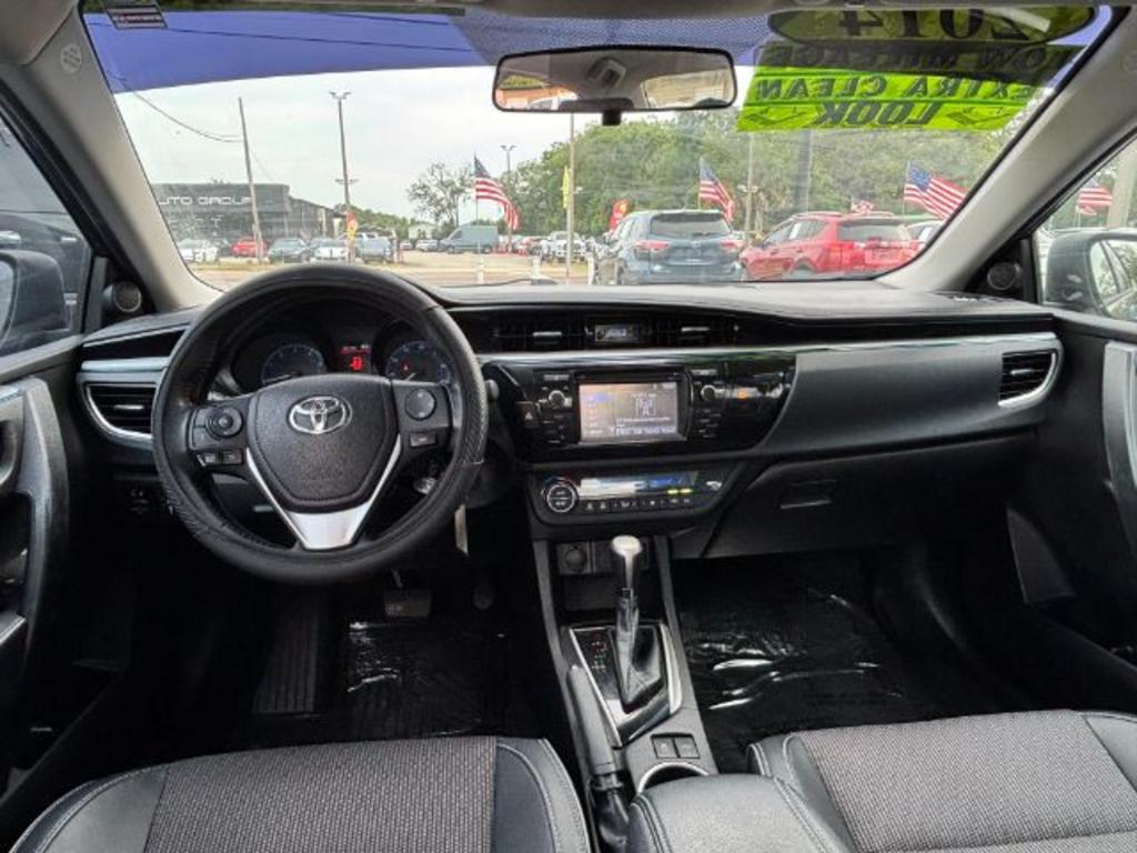 2014 Toyota Corolla L photo