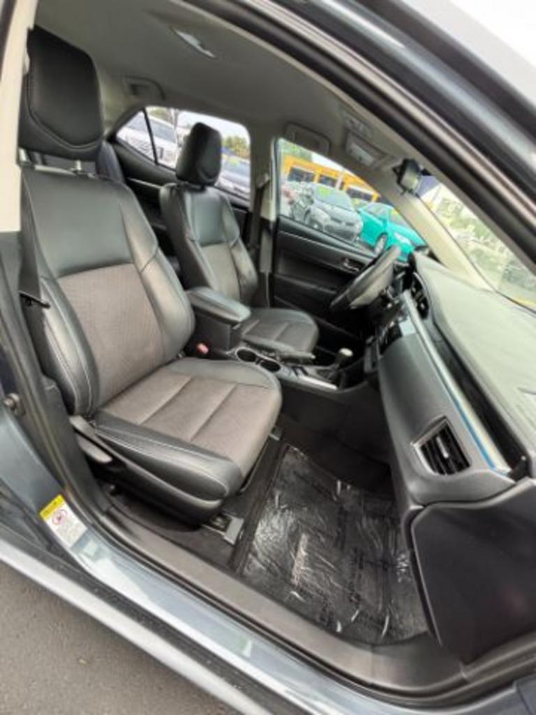 2014 Toyota Corolla L photo