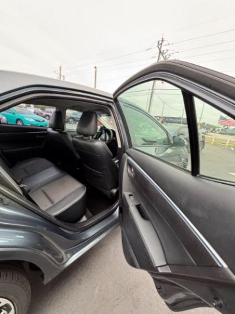 2014 Toyota Corolla L photo