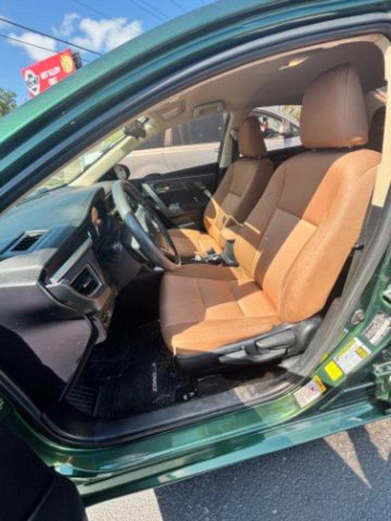 2015 Toyota Corolla LE photo