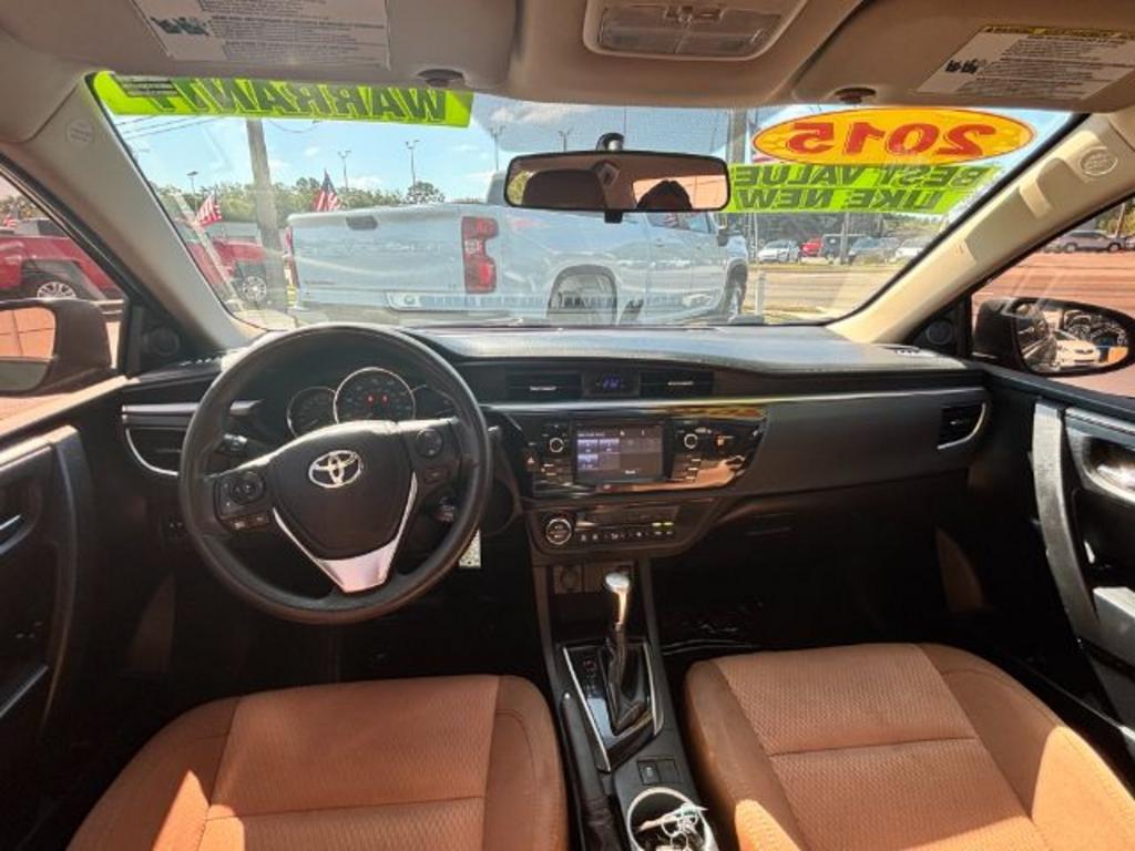 2015 Toyota Corolla LE photo