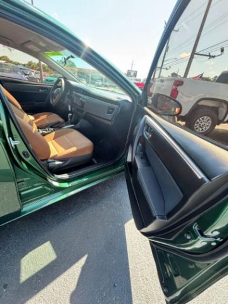 2015 Toyota Corolla LE photo