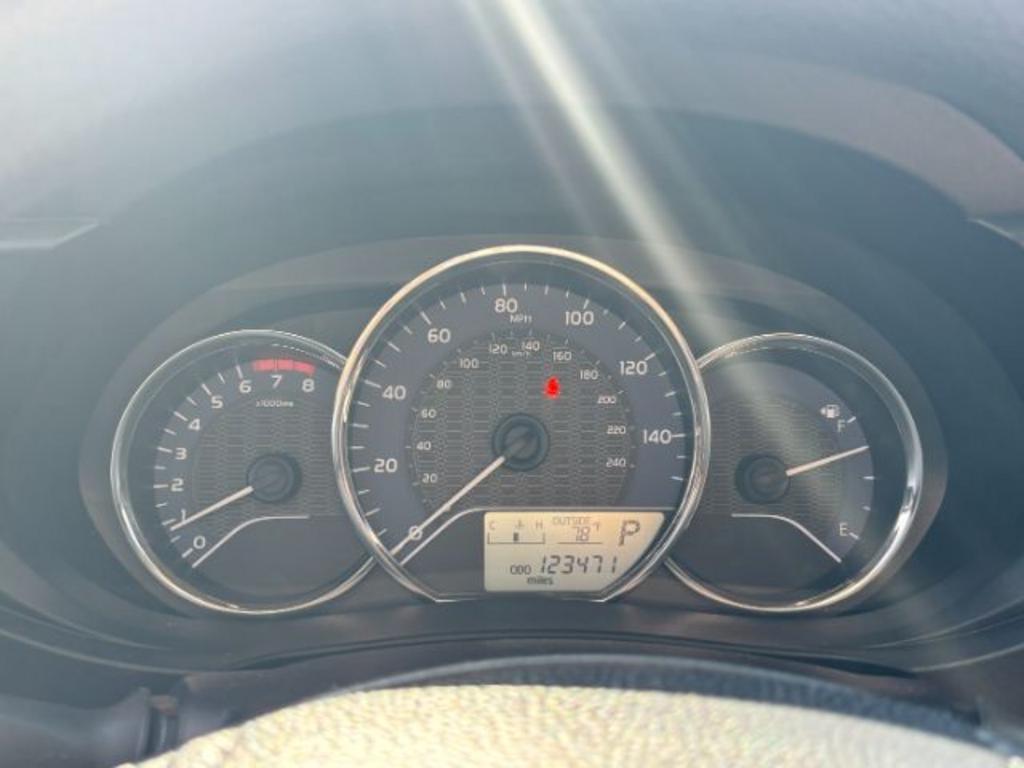 2015 Toyota Corolla LE photo