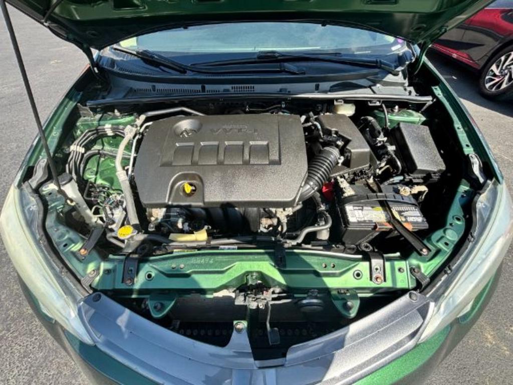 2015 Toyota Corolla LE photo