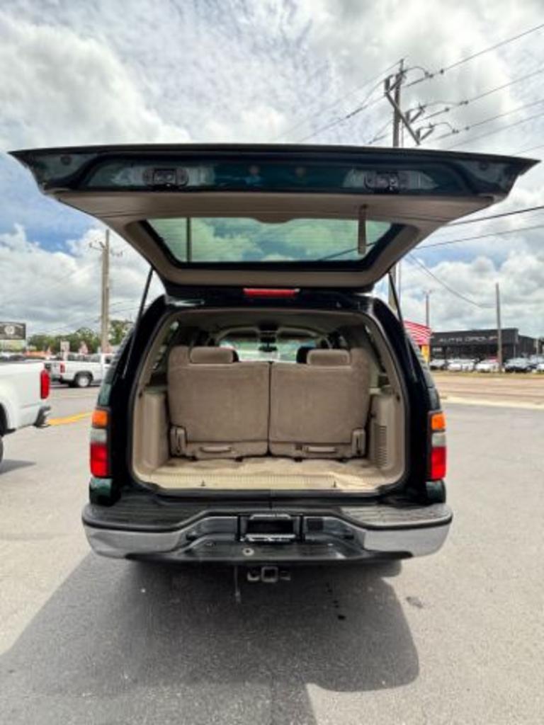 2004 Chevrolet Tahoe LS photo