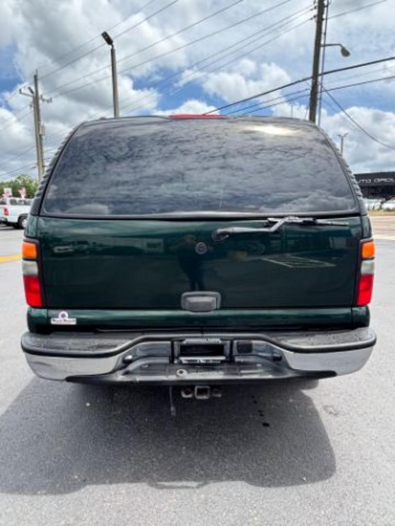 2004 Chevrolet Tahoe LS photo